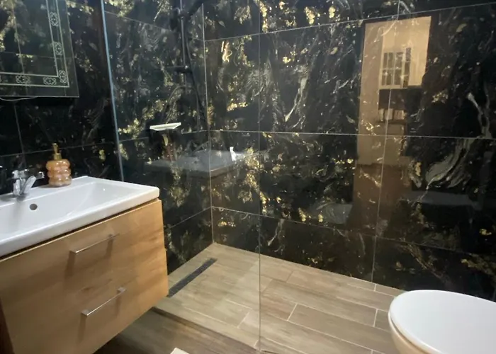 Apartament Beautiful 2bd With Large Terrace And Free Parking